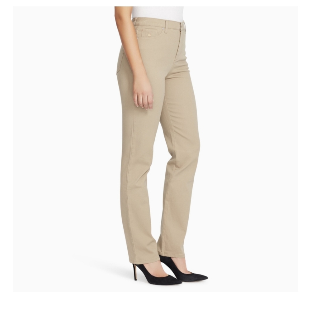 NWT GLORIA VANDERBILT KHAKI PANT. STRETCH- BOOT CUT. SIZE 10